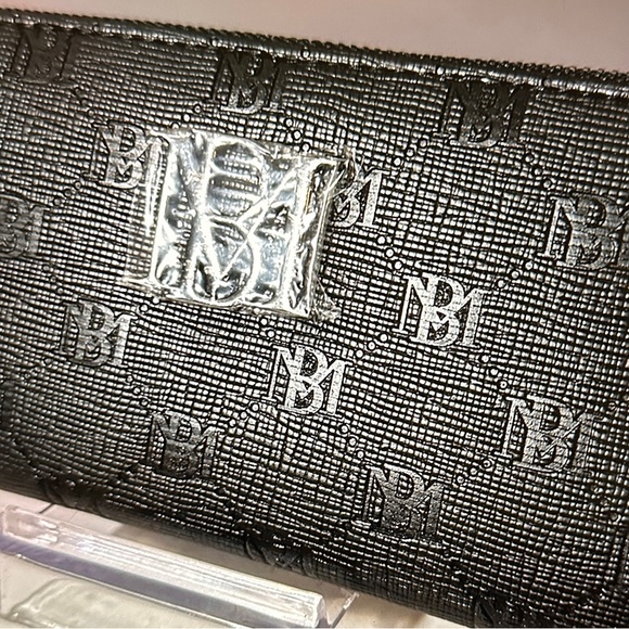 Badgley Mischka Black Logo Imprint zippy long wallet NWT silver tone hardware - Picture 3 of 5